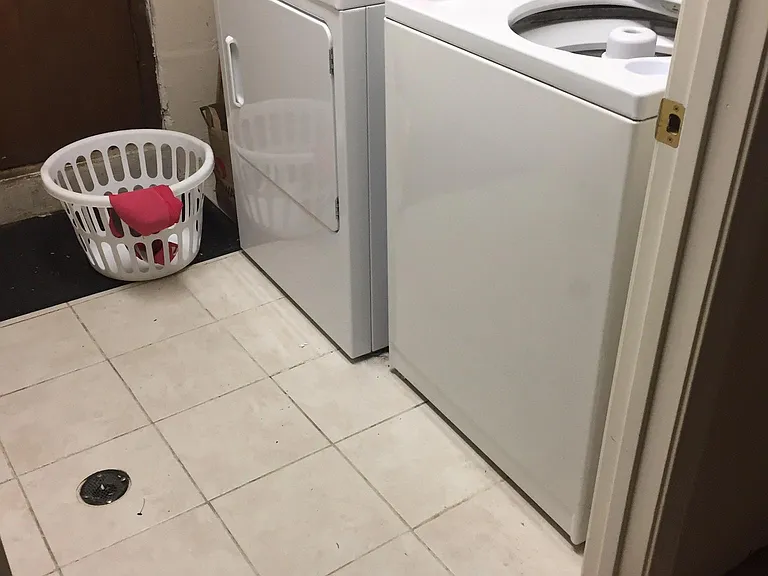 Sharing laundry Room