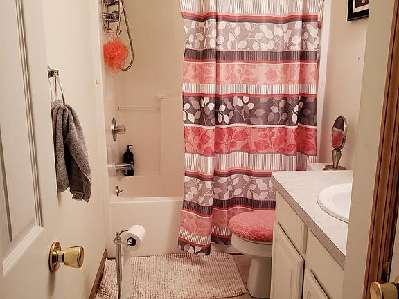 3rd image of 15 Howard St