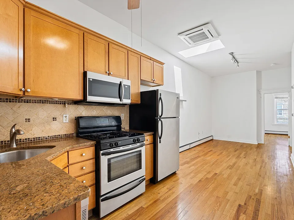 349 7th St #3R-1