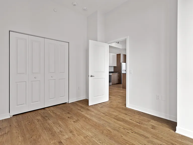 192 Bronson Ave — Photo 7