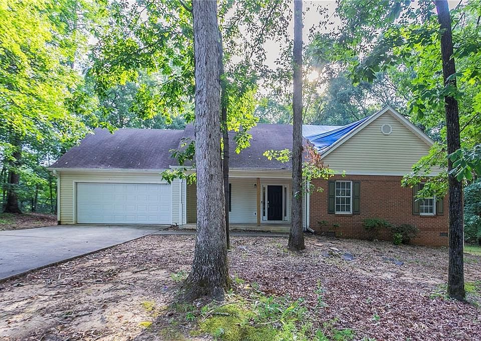1st image of 930 Thornwood Cir