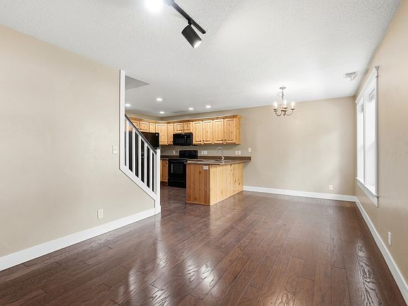 4th image of 242 W 1010 S