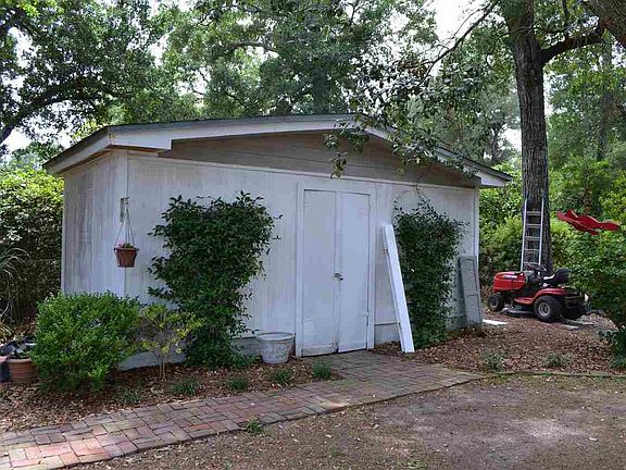 5th image of 4735 Peacock Dr
