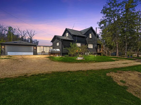 10238 Foley Rd, Fenton, MI 48430
