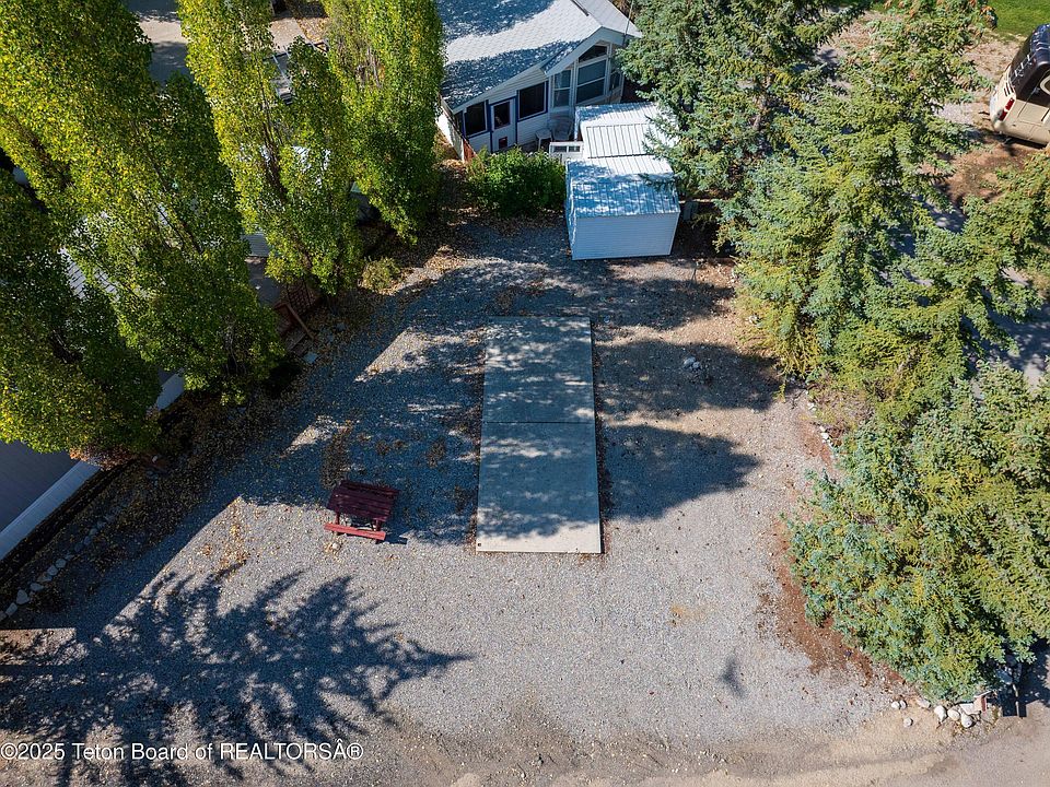 1st image of 217 Oxbow Dr
