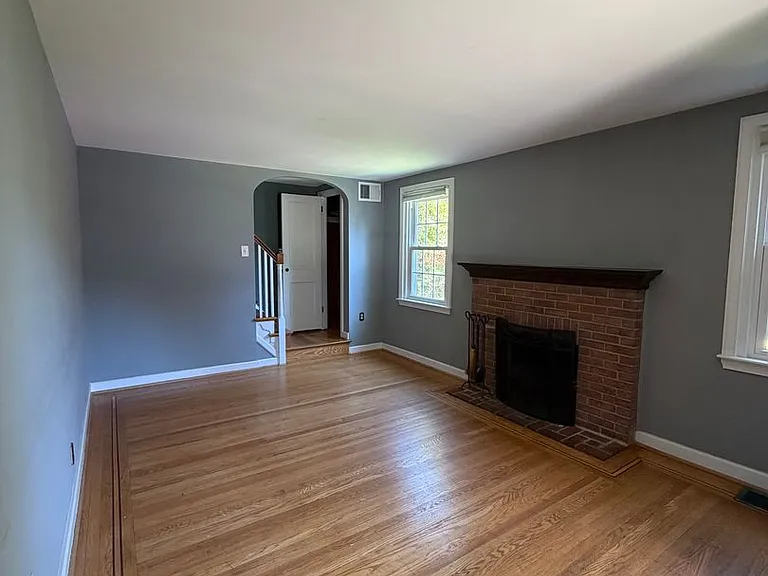 35 Moreland Rd — Photo 9