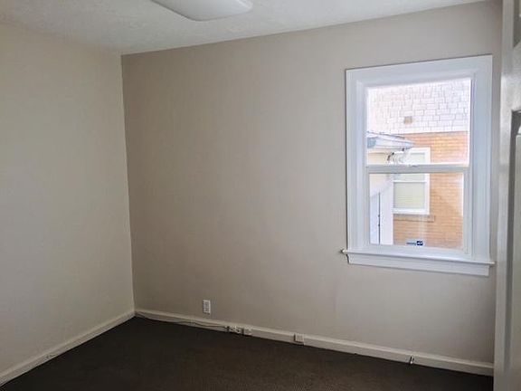 5th image of 1742 E Holladay Blvd