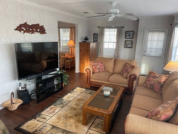 4th image of 13 Camino Real Dr