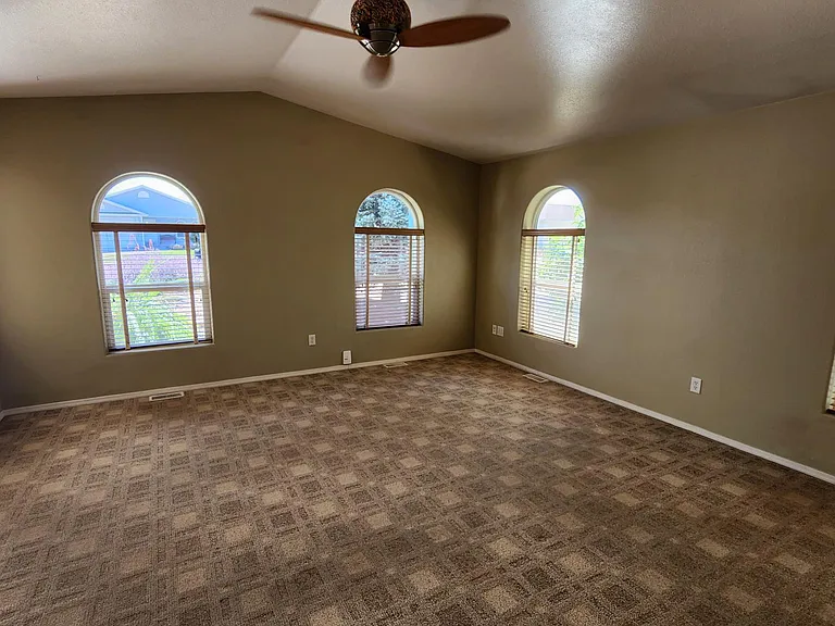 1017 Home Ct — Photo 2