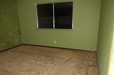 4th image of 901 Deer Park Dr