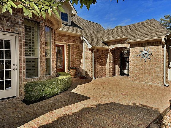 2nd image of 11 Carlyle Pl