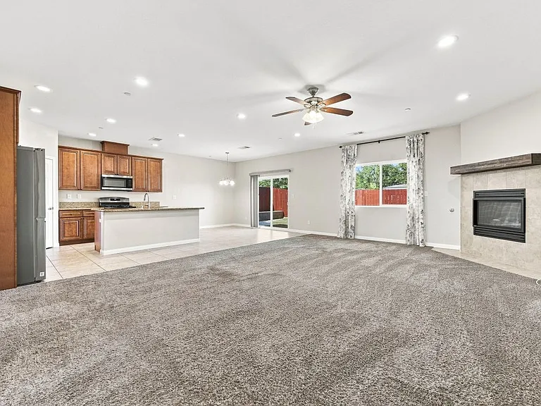 805 Mulberry St — Photo 4