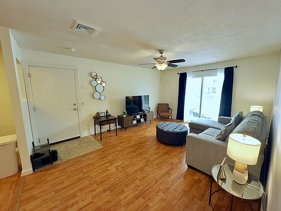 3rd image of 176 Maple Ave APT 7-21