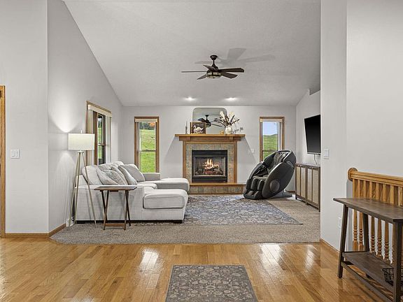 4th image of N13257 Larkspur ROAD