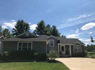 1193 Elm St, Grafton, OH 44044