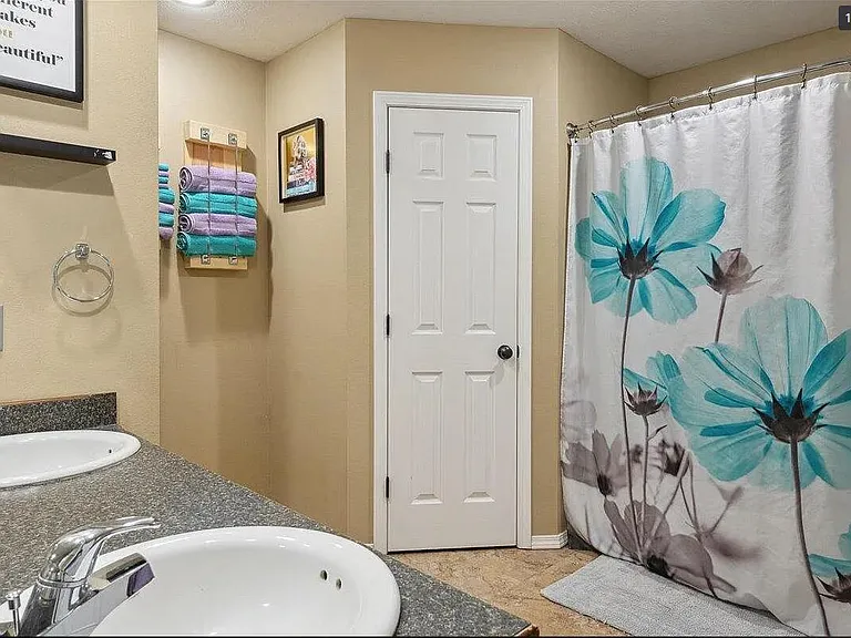 439 N Chandler Ave — Photo 36