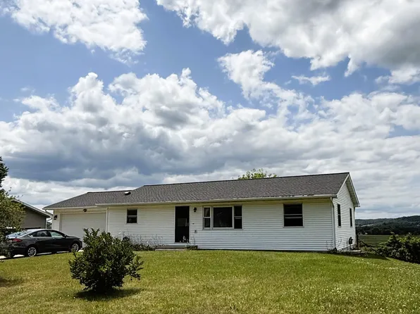 28334 Clary Ln, Richland Center, WI 53581