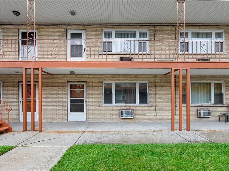 6256 W 64th Pl #202 — Photo 3