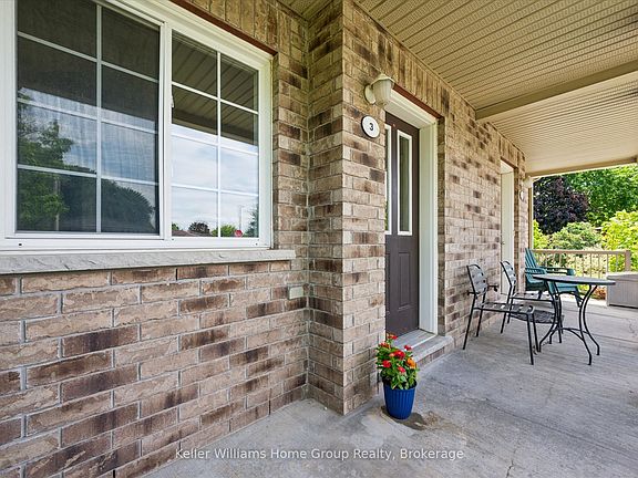 5th image of 35 Mountford Dr #3