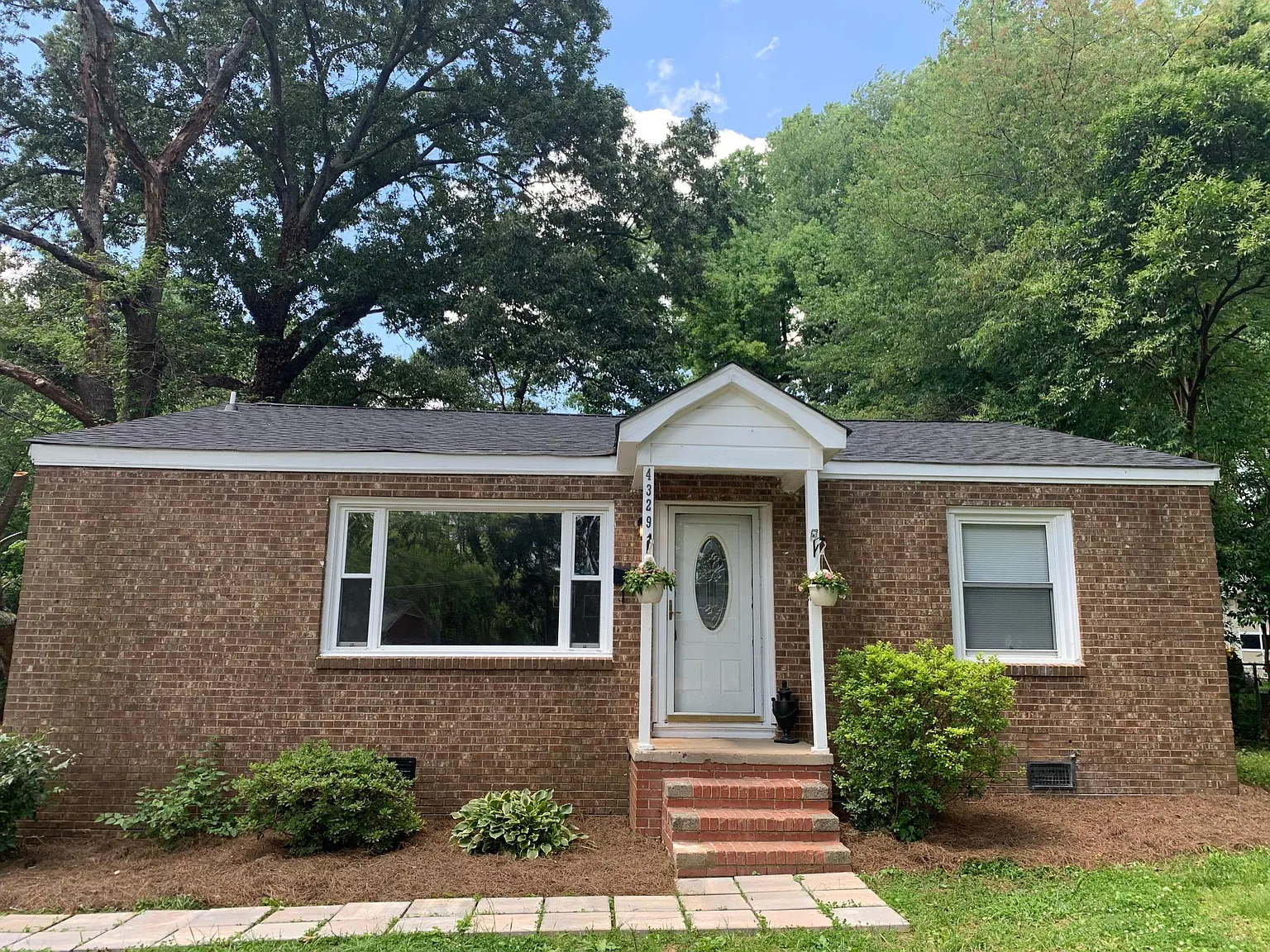 4329 Dinglewood Ave — Photo 2