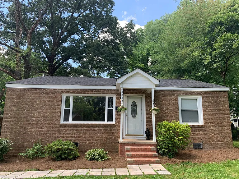 4329 Dinglewood Ave — Photo 3