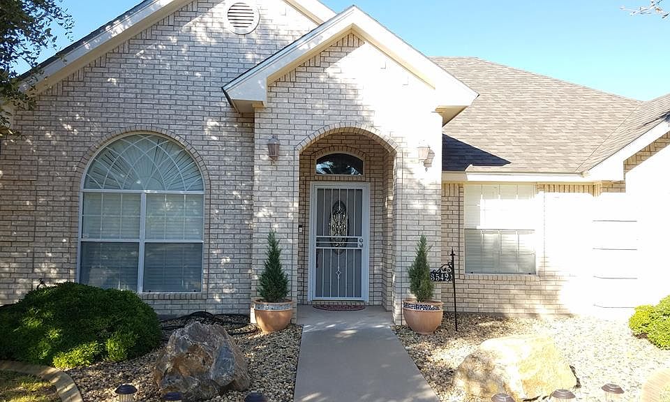 1st image of 3542 Silver Spur Dr