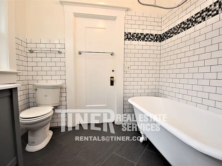 2804 F St — Photo 22
