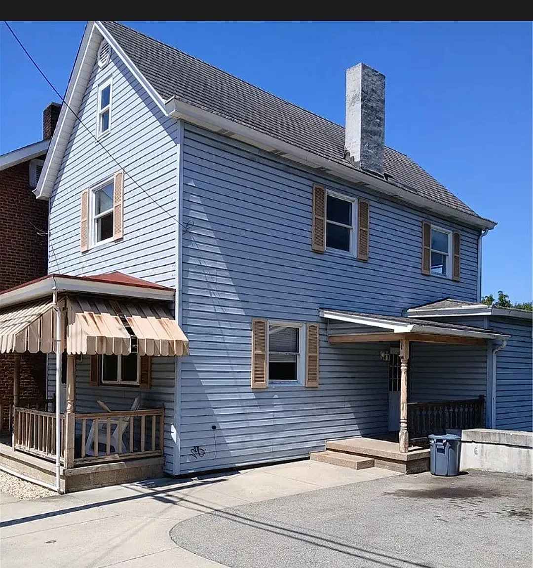 3 bed, 1339 sqft, $1,400 — Photo 1