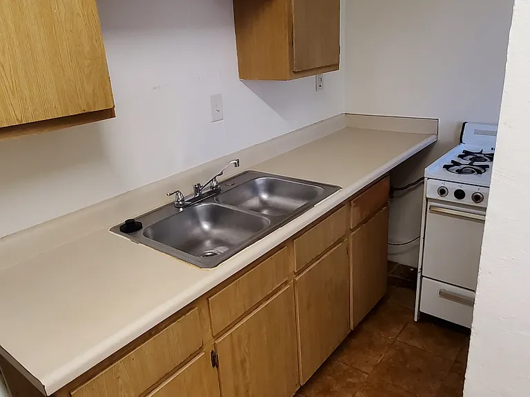 2214 1/2 P St #10 — Photo 7