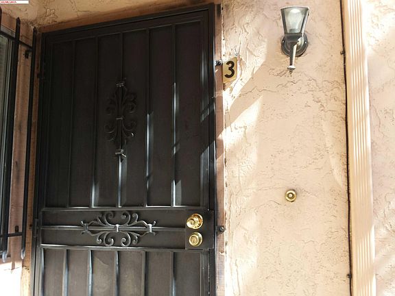 3rd image of 887 W San Ysidro Blvd Unit 3