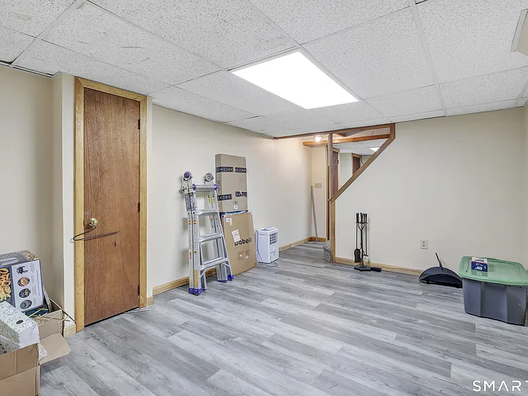 66 Washington Rd — Photo 38