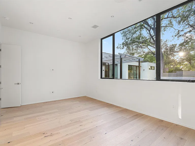 2704 Mountain Laurel Dr — Photo 30