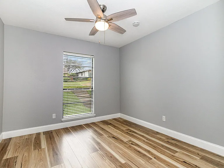 4716 Roberts Dr — Photo 22