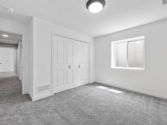 2nd image of 955 Eisenhower Blvd