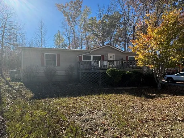 1036 Poplar Dr, Crossville, TN 38571