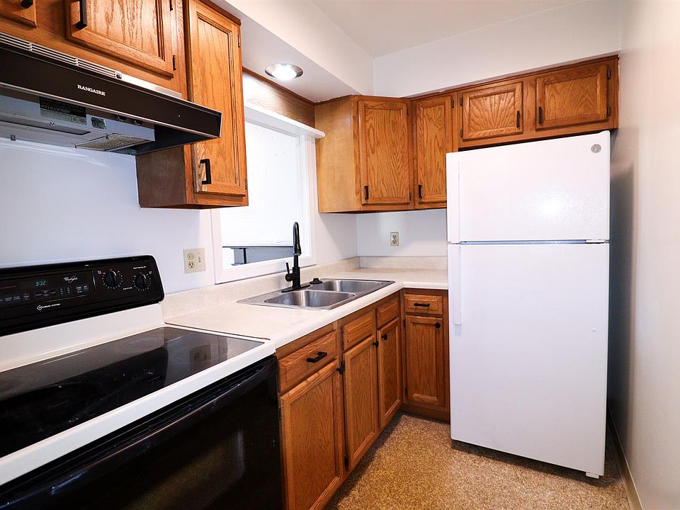 1st image of 1824 Mears Ave #4
