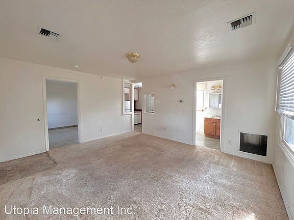 3rd image of 547 SE Evergreen Ave