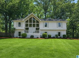 221 Russet Woods Dr, Birmingham, AL 35244