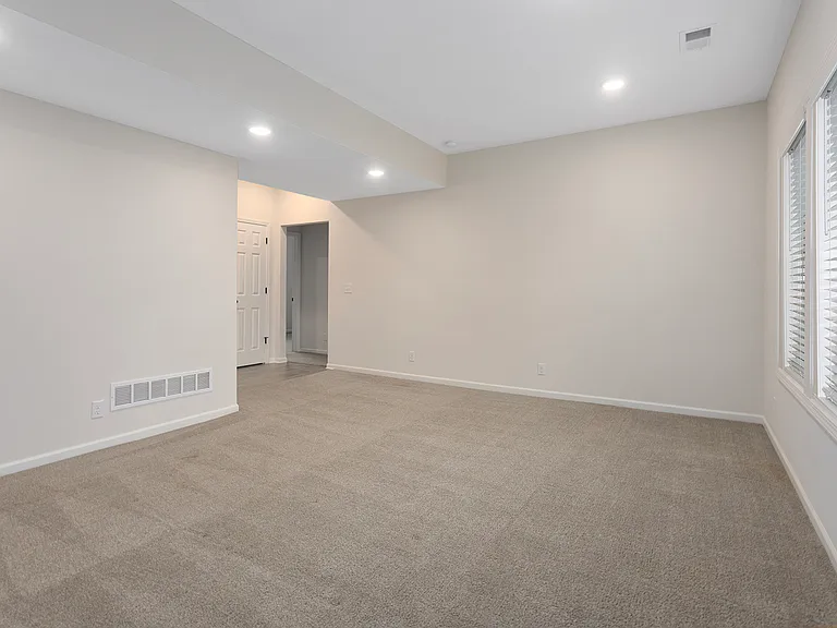 16026 Shady Bend St — Photo 36