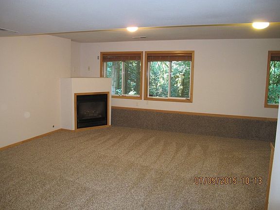 Family Room/Fireplace