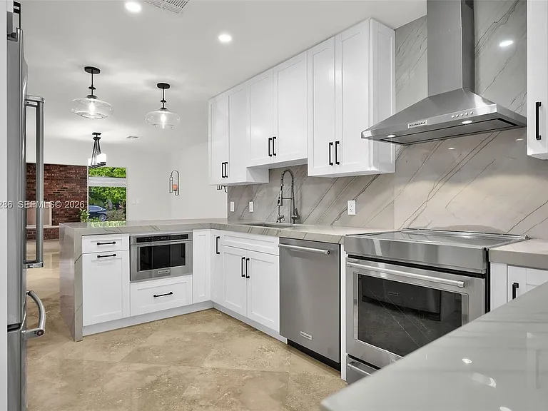 6820 SW 86th Ave — Photo 12