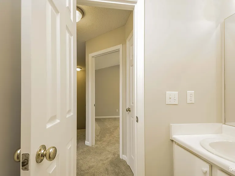 3605 Thornwood Dr — Photo 5