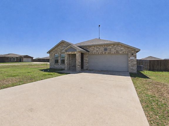 3rd image of 2409 Abigail Ln