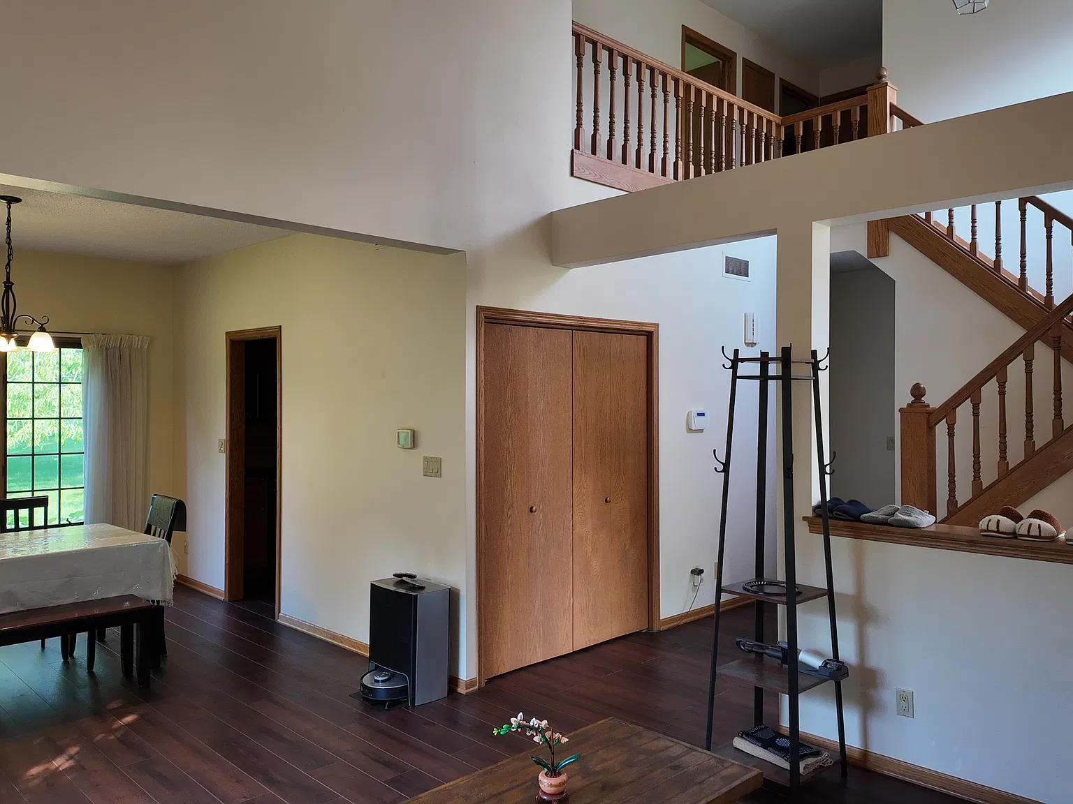 3 bed, 2.5 bath, 2370 sqft, $2,450 — Photo 2