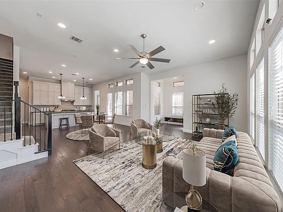 3rd image of 8075 Sunflower Ln