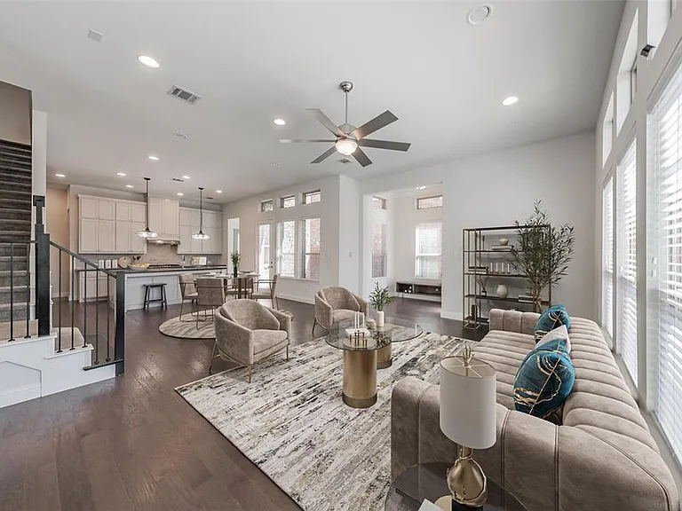 8075 Sunflower Ln — Photo 3