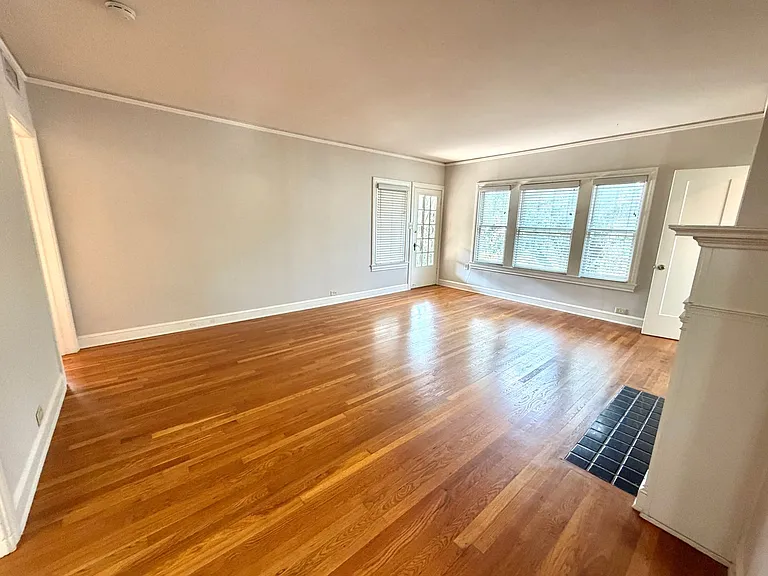 109 W Norwood Ct #3 — Photo 3