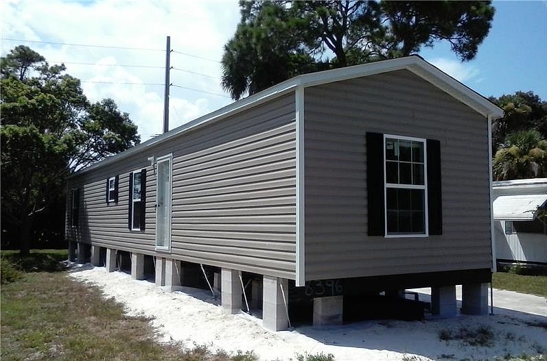 1st image of 4 Royal Palm Cir