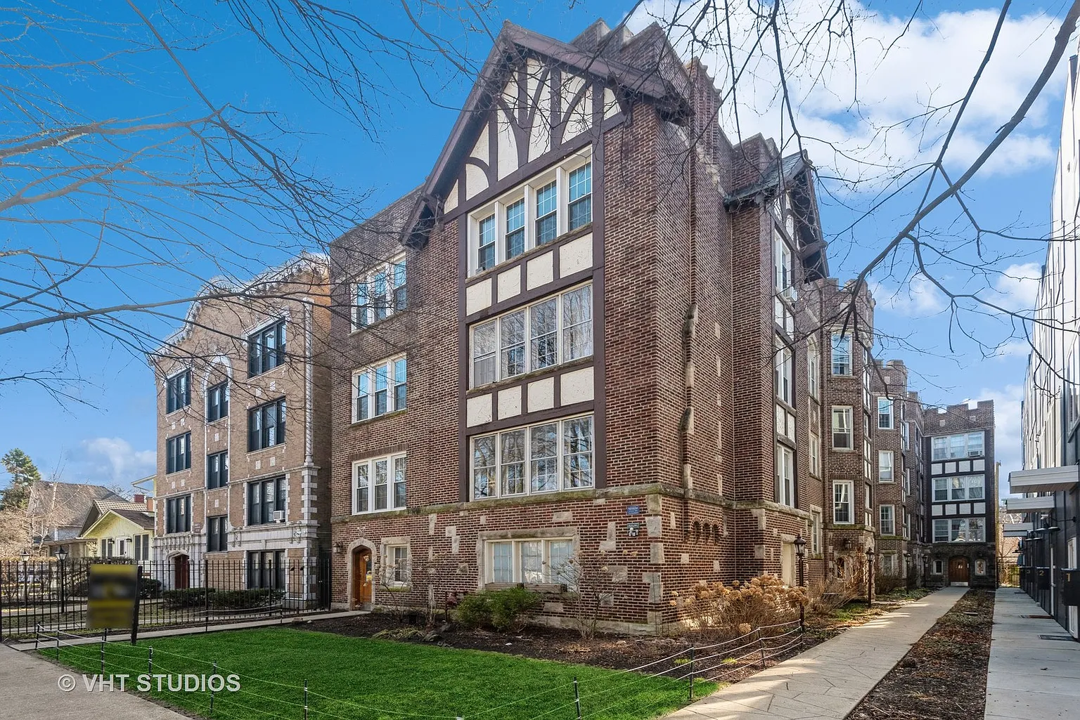 1527 W Estes Ave APT 3A photo 1