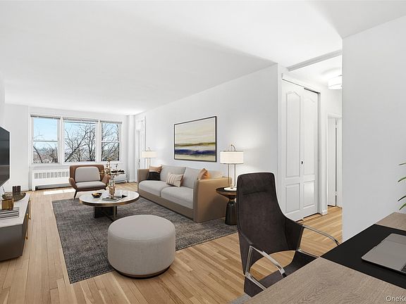 4th image of 953 W Boston Post Road #3O